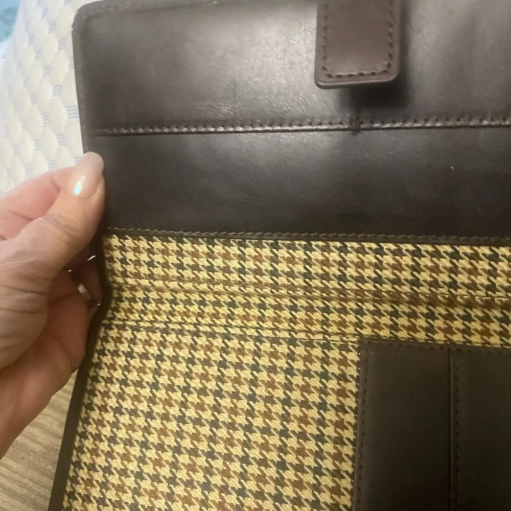 Cutter & Buck American Classic Dark Brown Leather Travel Wallet